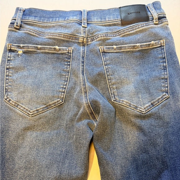 Express Mid Rise Medium Wash Ripped Skyscraper Jeans - Picture 6 of 8